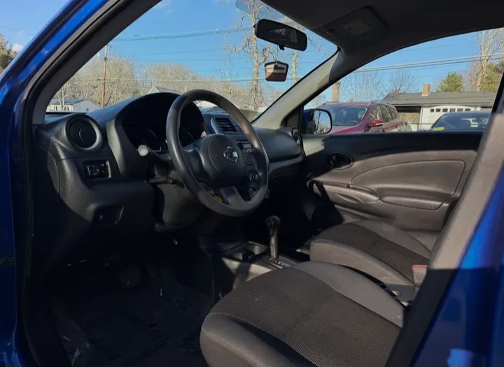 Nissan Versa SV Sedan 2012 car for sale in Washington - Cars in Washington - Image 4 of 5
