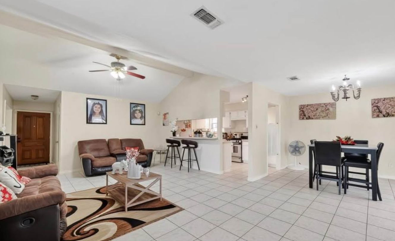 Beautiful house for sale at Windswept Ln, Houston - Houses in Houston - Image 2 of 5