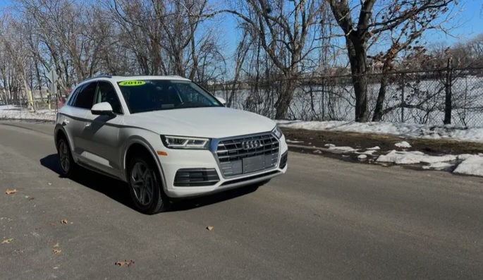 Audi Q5 2018 for sale in Lawrence - Cars in Lawrence - Image 2 of 5