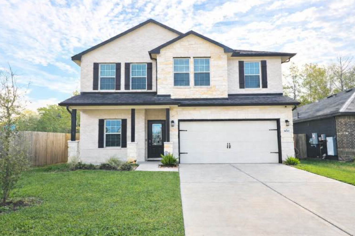Sstunning 2,573-square-foot residence for sale in Conroe in Conroe — Houses