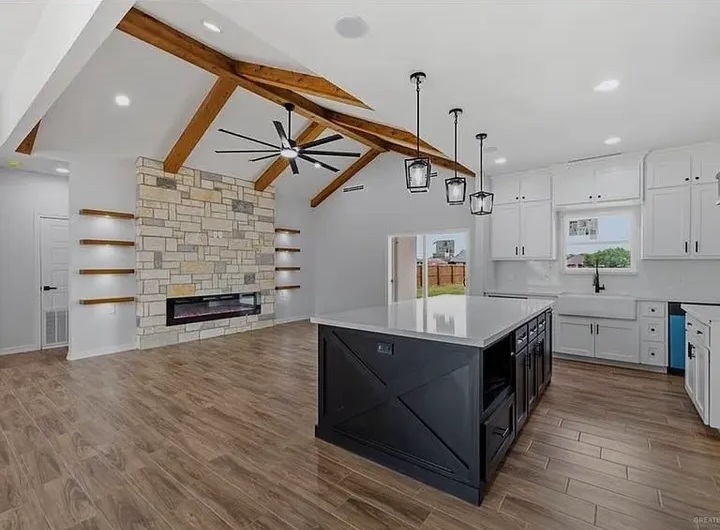 💫 A stylish modern farmhouse for sale in Weslaco - Houses in Weslaco - รูปภาพ 4 of 6
