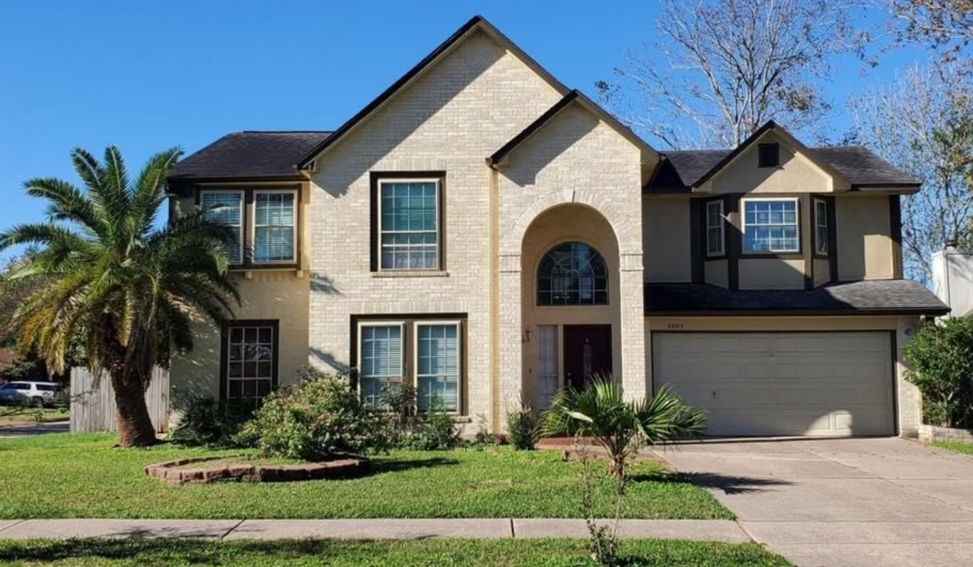 Move-In Ready Cul-De-Sac Home  Spacious • Upgraded • Ready in League City — Houses