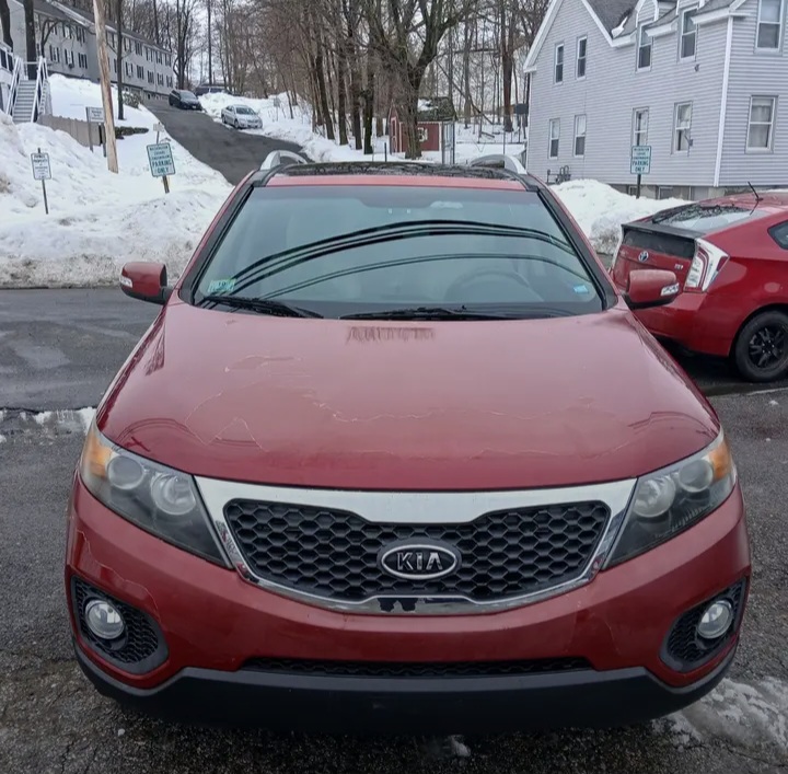 For sale 2011 KIA SORENTO EX  AWD - Cars in Hudson - Image 2 of 5