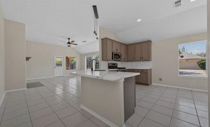 Beautiful 4 Bedroom 2 Bath Home for sale in Humble, TX - Houses in Humble - รูปภาพ 10 of 10