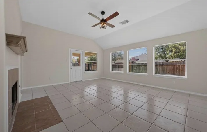 Beautiful 4 Bedroom 2 Bath Home for sale in Humble, TX - Houses in Humble - รูปภาพ 4 of 10