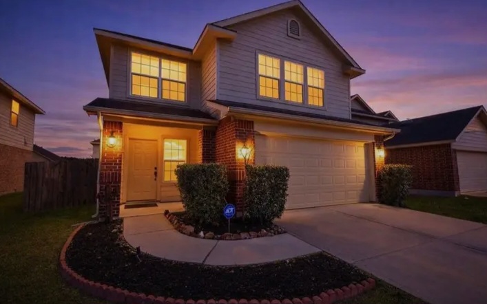 Beautiful 4 Bedroom 2.5 Bath Home Located in Deerbrook Estates - Houses in Humble - Image 10 of 10