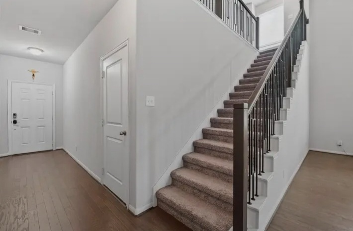 🏡 Beautiful 4-Bedroom Home in Deer Park – Now Available! - Houses in Deer Park - Image 3 of 6