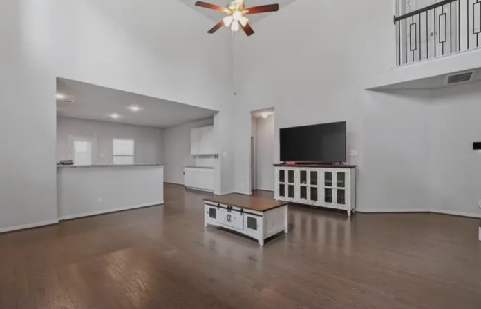 🏡 Beautiful 4-Bedroom Home in Deer Park – Now Available! - Houses in Deer Park - Image 5 of 6