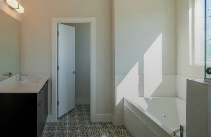 🔥 Beautiful home ready for move-in in houston - Houses in Houston - 图像 2 of 3