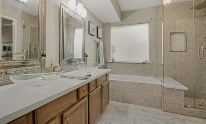beautifully updated home in Country Club Cove - Houses in Baytown - Image 4 of 10