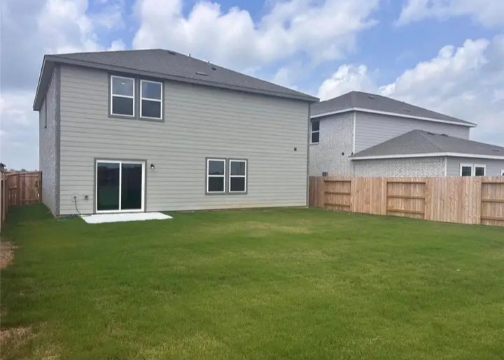 Construction for sale in BROOKSHIRE!! (Near Katy)  4 Bedroom 2.5 bath - Houses in Brookshire - 图像 2 of 9
