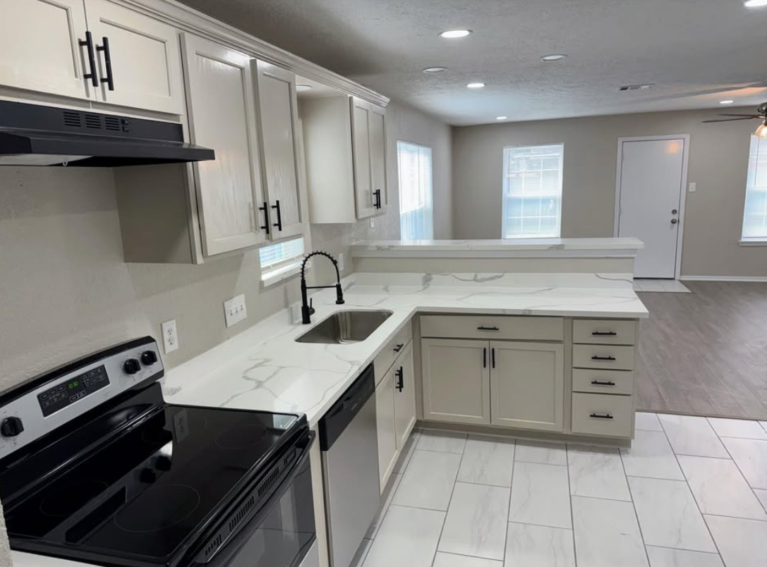 House for sale in houston - Houses in Houston - Image 4 of 5