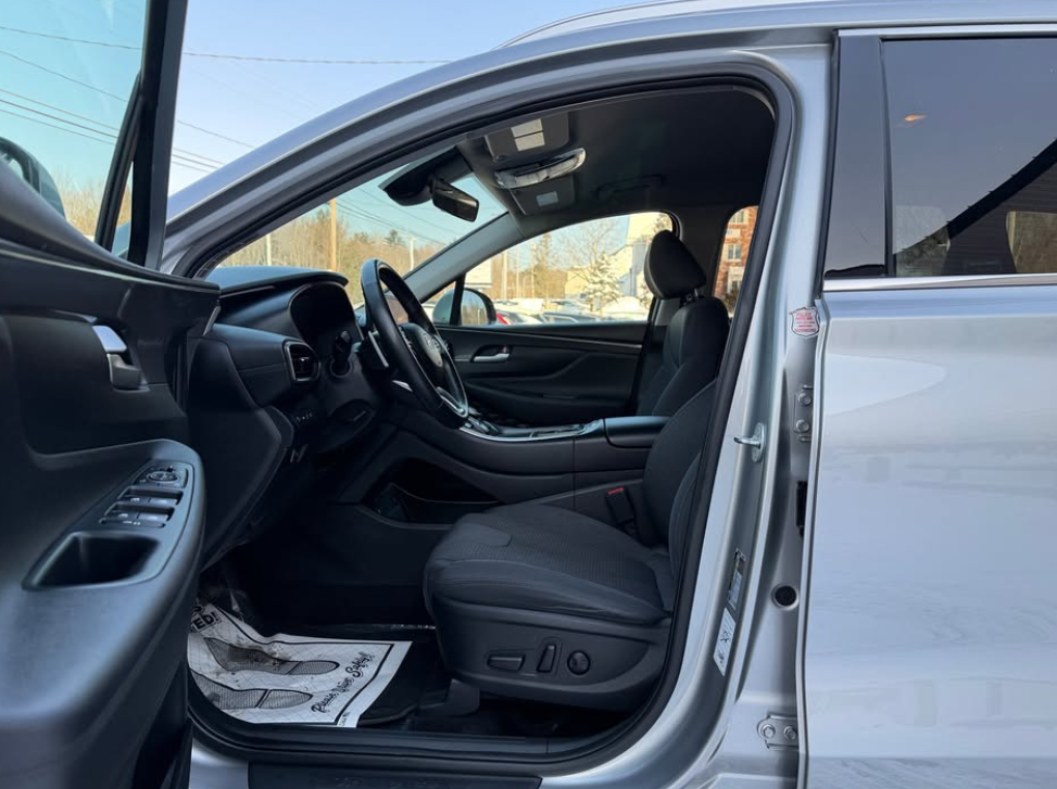 🚗 2023 Hyundai Santa Fe SEL• GREAT DEAL! - Cars in Plaistow - Image 5 of 5