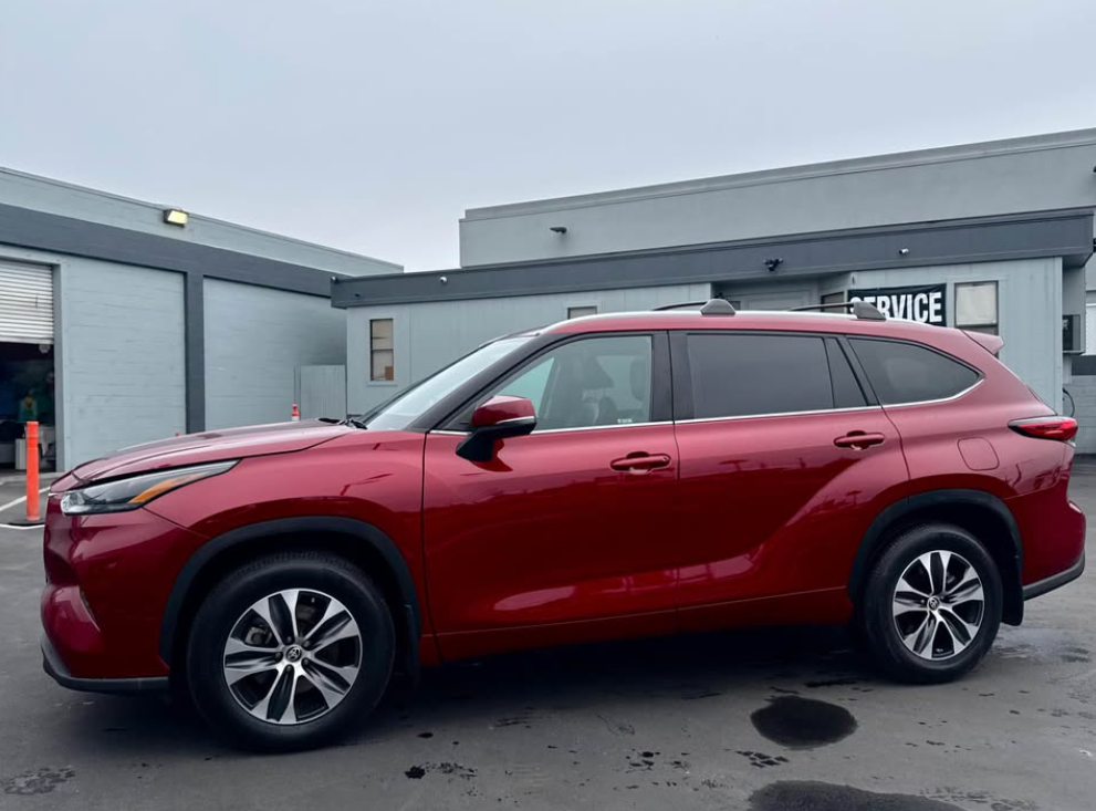 2023 Toyota highlander for sale in Santa Ana — Cars