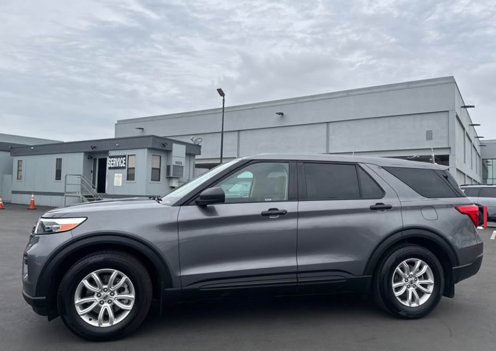 2021 Ford explorer sport in Santa Ana — Cars