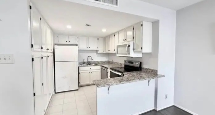 FOR RENT – DOWNTOWN HOUSTON HIGH-RISE LIVING - Apartments in Houston - Image 3 of 10