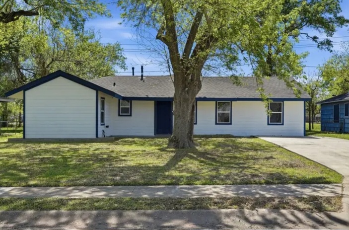 Fully updated Home Close to medical center downtown Houston in Houston — Houses