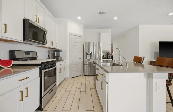 🏡 Home in Lago Mar for sale🏡 in Texas City Beauty – Move-In Ready! - Houses in Texas City - Image 5 of 9