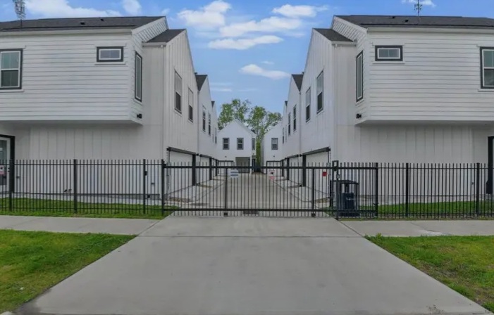 House For Rent or Sale in Houston