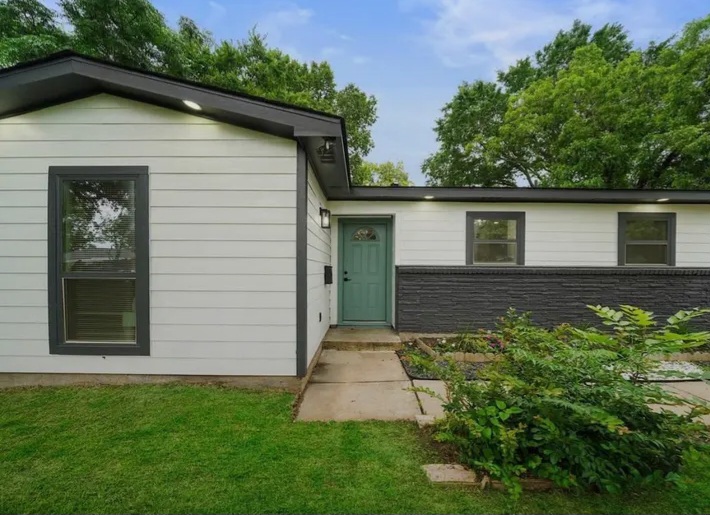 House for sale in Brookmeade Dr, Houston, TX - Houses in Houston - Image 2 of 5