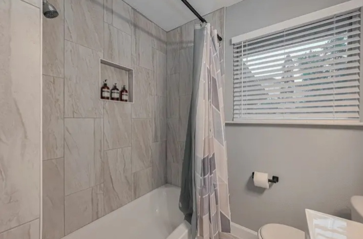 House for sale in HOUSTON, TX - Houses in Houston - Image 8 of 10