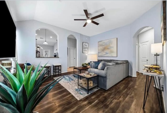 House for sale in Tomball, TX - Houses in Tomball - Image 3 of 10