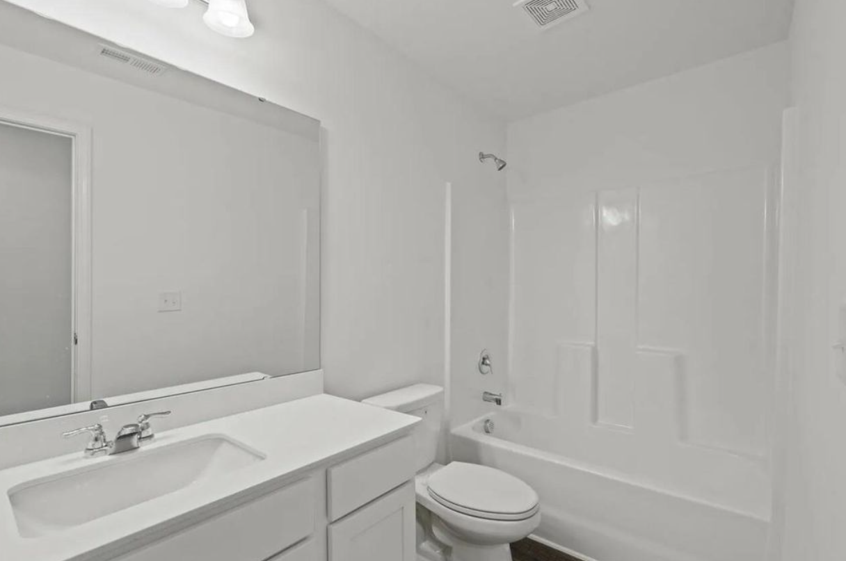 ✨ MASSIVE PRICE CUT – MOVE-IN READY! ✨ Brand-new Starlight Home in Waller - Houses in Waller - 图像 4 of 5