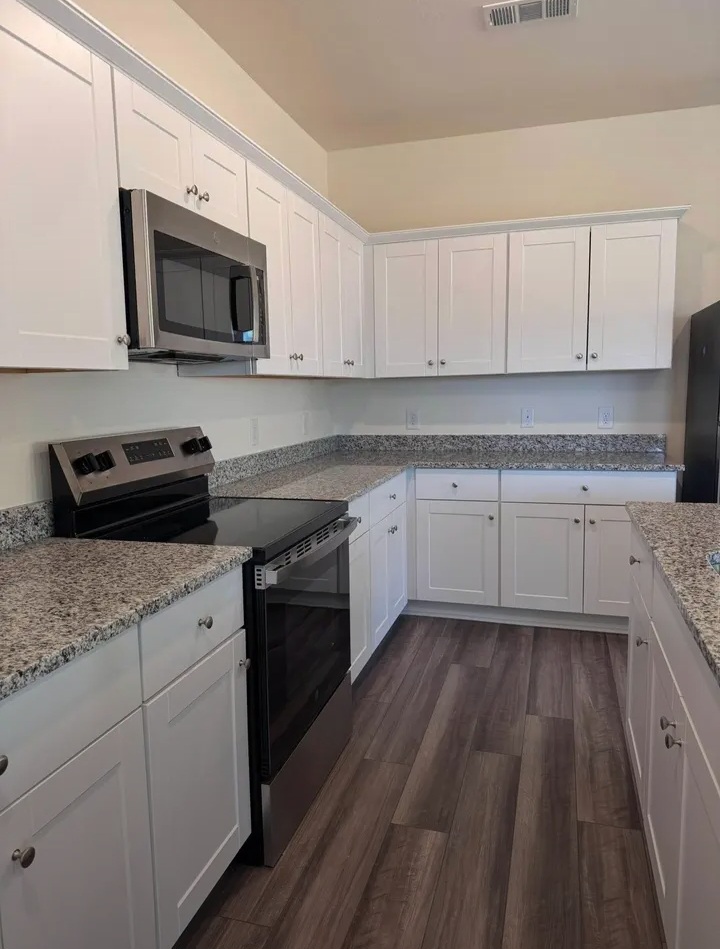 House NEW CONSTRUCTION for sale in Magnolia - Houses in Houston - Image 4 of 5