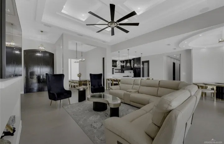 🏡 Luxury Modern Estate on 1 Acre in Edinburg - Houses in Edinburg - รูปภาพ 3 of 5
