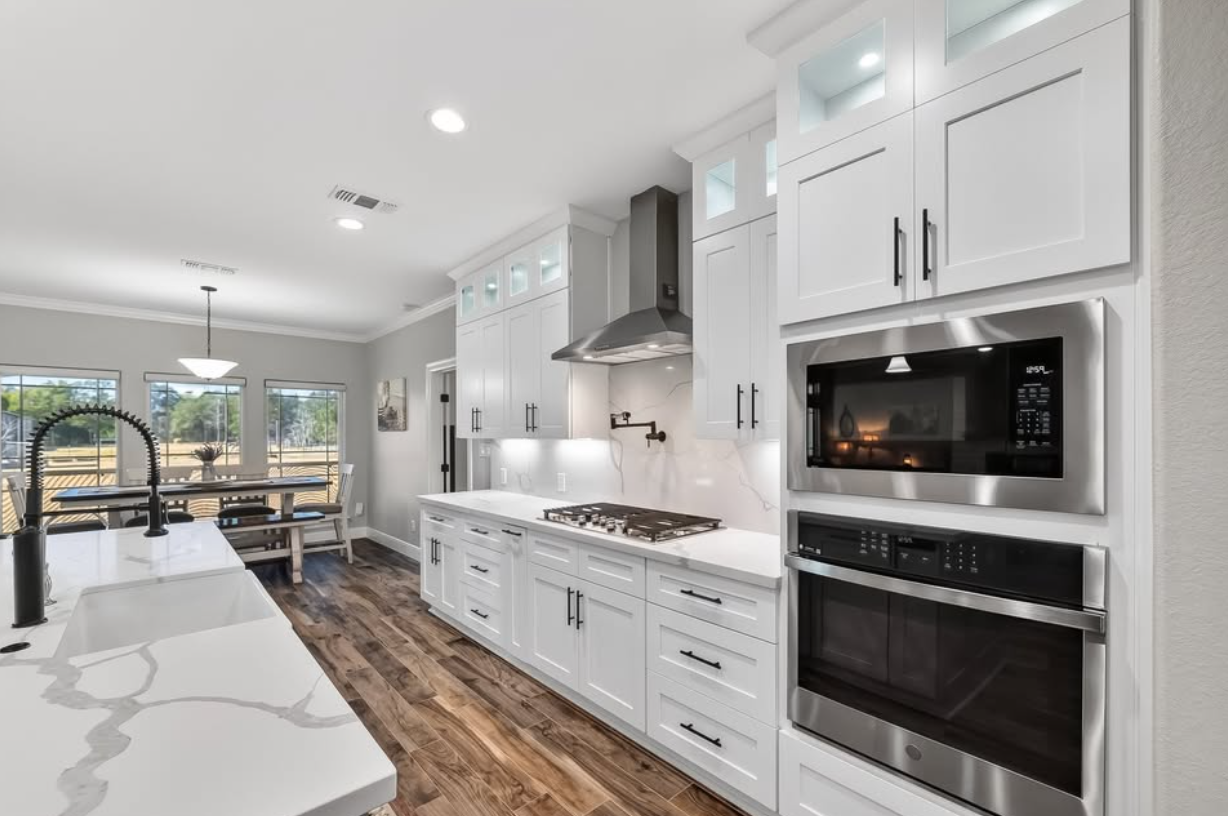 Stunning custom home with modern elegance and thoughtful upgrades - Houses in Santa Fe - Image 4 of 5