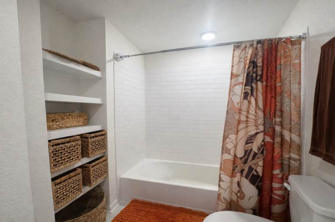 Sstunning 2,573-square-foot residence for sale in Conroe - Houses in Conroe - Image 5 of 5