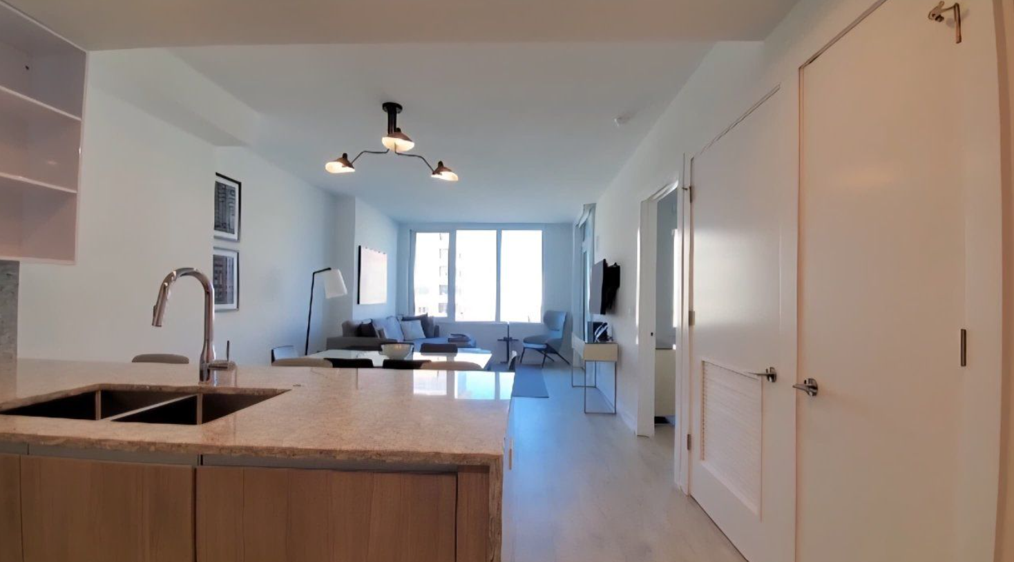 apartment is currently available for subletting at 99 Kneeland Street - Apartments in Boston - 图像 3 of 5