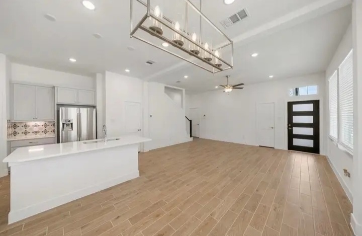 leasing my brand-new home in Bridgeland - Houses in Cypress - Image 3 of 10
