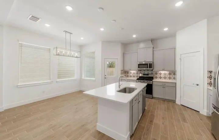 leasing my brand-new home in Bridgeland - Houses in Cypress - Image 6 of 10