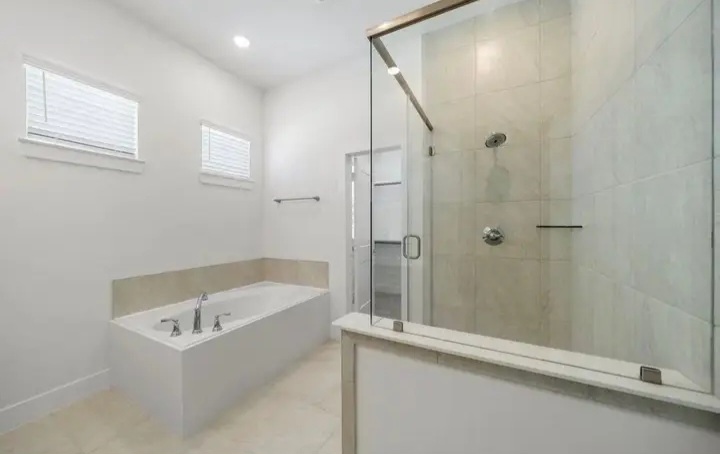 leasing my brand-new home in Bridgeland - Houses in Cypress - Image 8 of 10