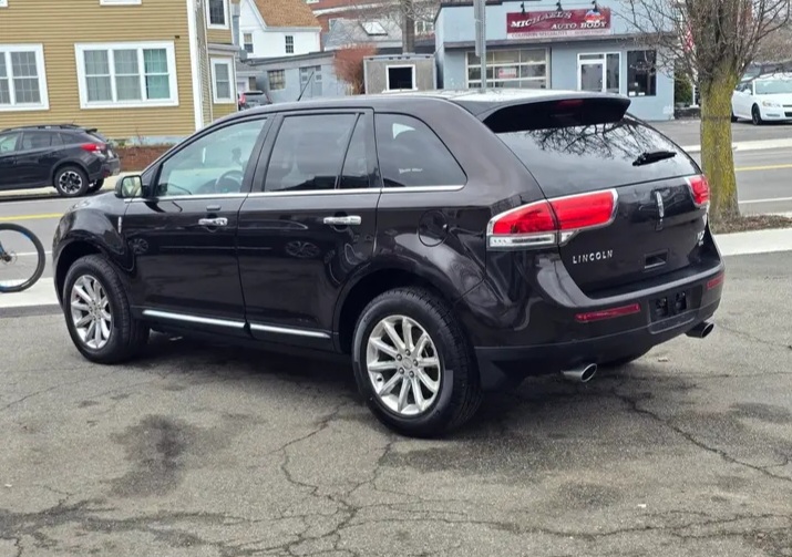 Lincoln MKX AWD for sale in beverly - Cars in Beverly - Image 3 of 8