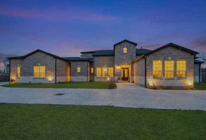 LUXURY HOME + GUEST HOUSE FOR SALE IN HOUSTON