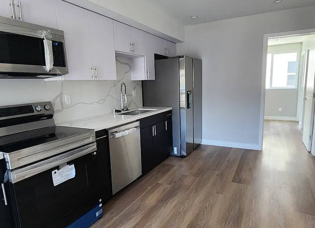 Room with private bathroom for rent in Los Angeles - Houses in Los Angeles - صورة 3 of 4