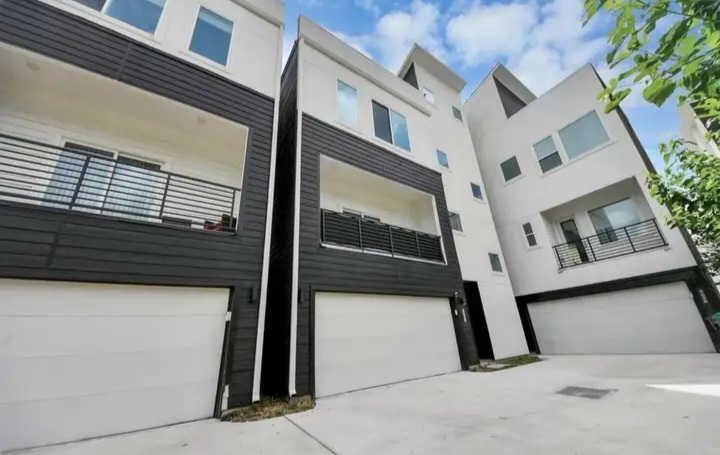 Modern living for lease in a prime Houston location in Houston — Houses