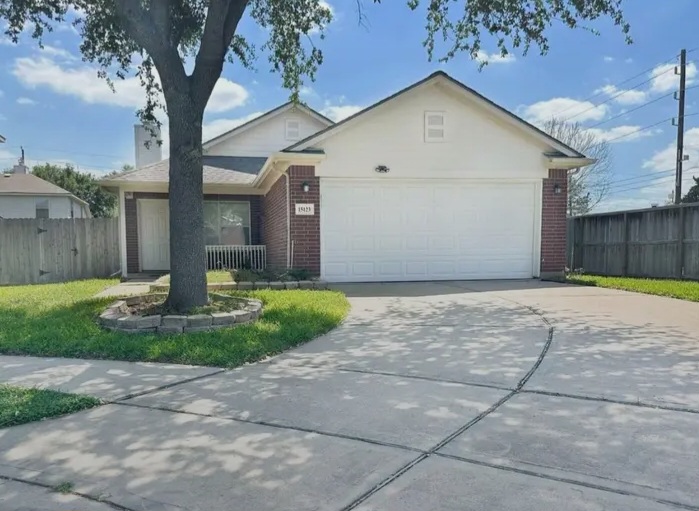 move-in ready home at an affordable price in houston in Houston — Houses