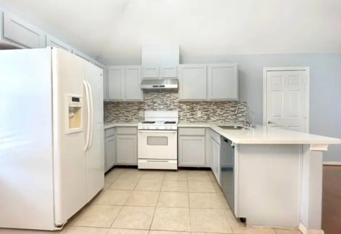 move-in ready home at an affordable price in houston - Houses in Houston - Image 6 of 10