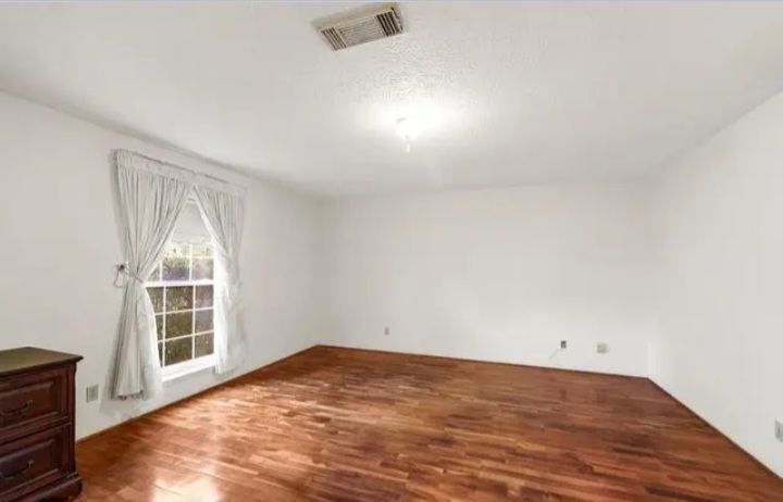 NEW INVESTMENT OPPORTUNITY IN KATY - Houses in Katy - รูปภาพ 6 of 9