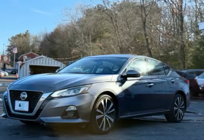 Nissan Altima 2.5 Platinum AWD Sedan 4D 2020 - Cars in Stoughton - Bild 3 of 10