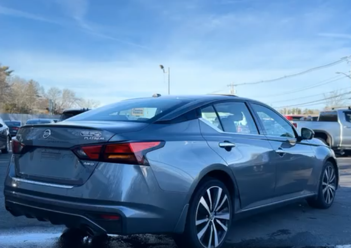 Nissan Altima 2.5 Platinum AWD Sedan 4D 2020 - Cars in Stoughton - Bild 5 of 10