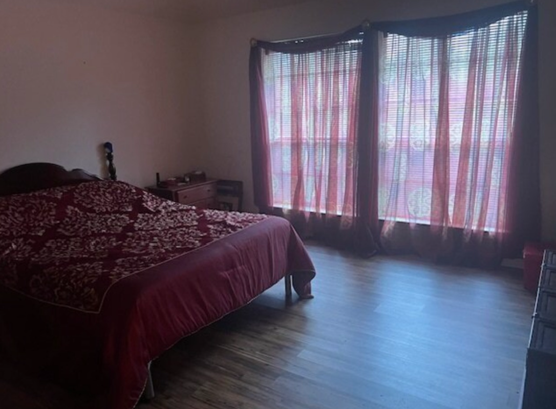 1994 YB Flip/Rental Opportunity in Newport! Zoned to Crosby ISD! - Houses in Houston - Image 4 of 5