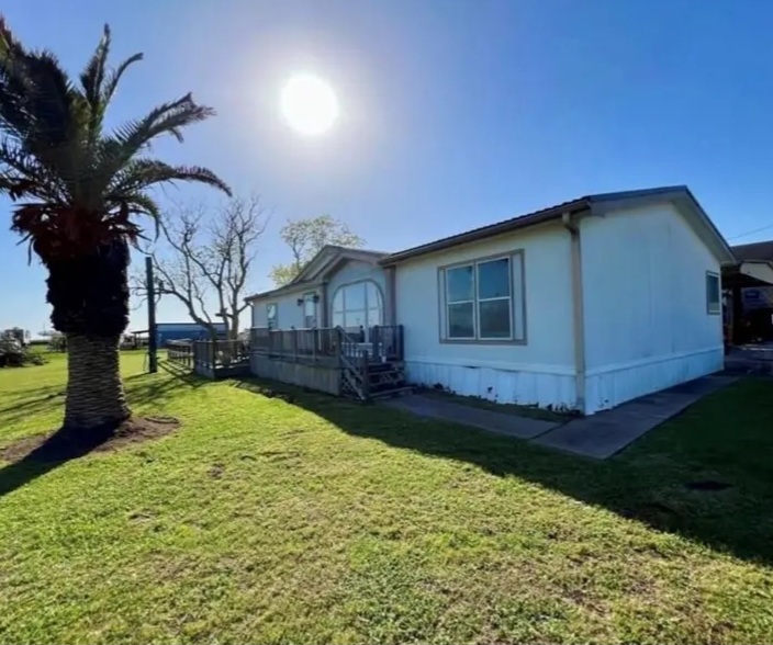 PRICE REDUCED TO ONLY $160,000 -TEXAS COUNTRY LIVING WITH RIVER VIEWS! 🌿🏡 - Houses in Brazoria - Image 2 of 10