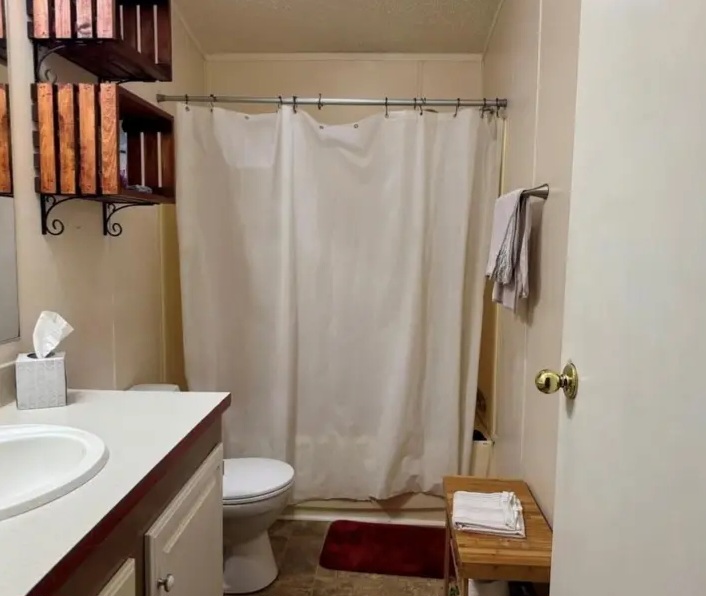 PRICE REDUCED TO ONLY $160,000 -TEXAS COUNTRY LIVING WITH RIVER VIEWS! 🌿🏡 - Houses in Brazoria - Image 4 of 10