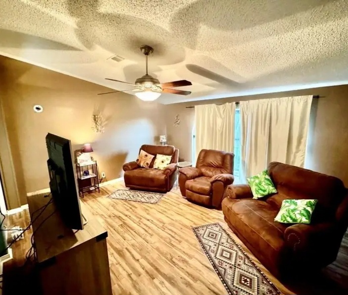PRICE REDUCED TO ONLY $160,000 -TEXAS COUNTRY LIVING WITH RIVER VIEWS! 🌿🏡 - Houses in Brazoria - Image 9 of 10