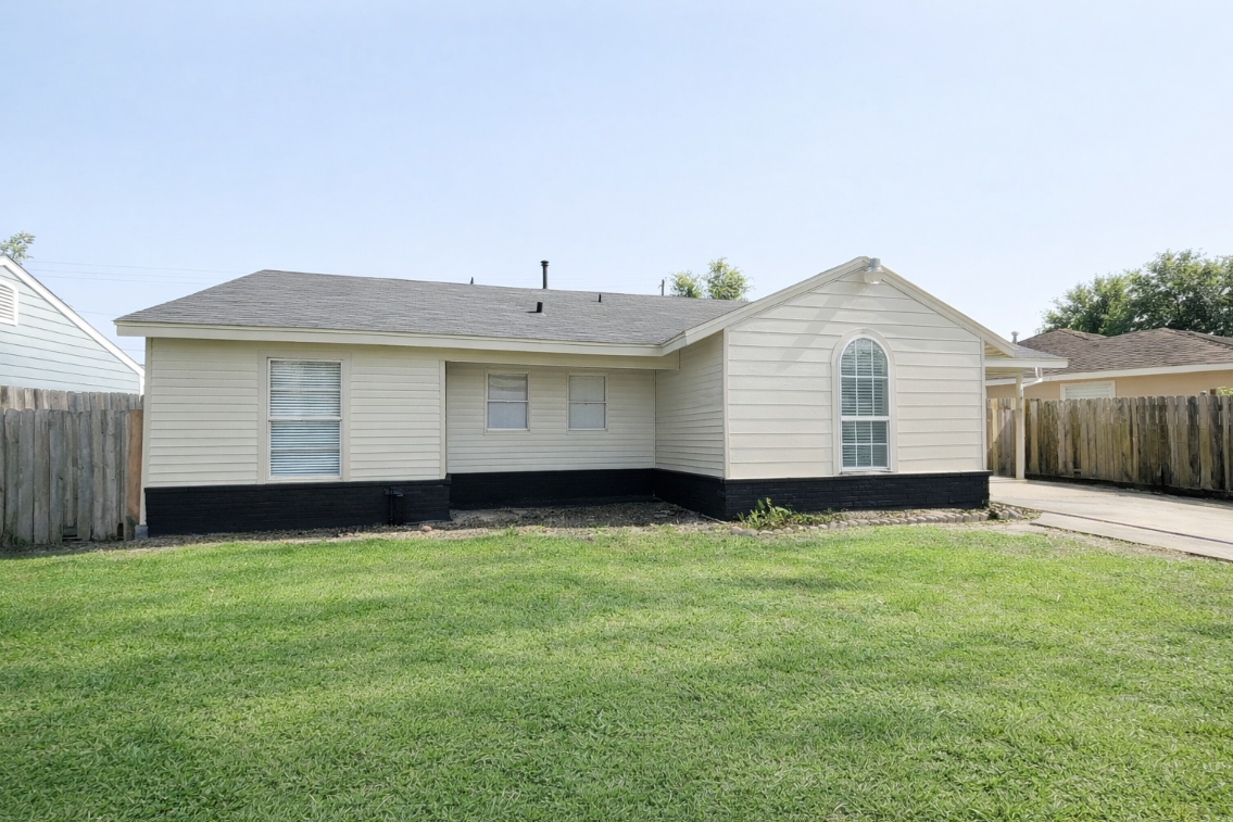 Residential Lease‑To-Own / Owner Financing Available in Ogilvie St, Houston, TX — Houses