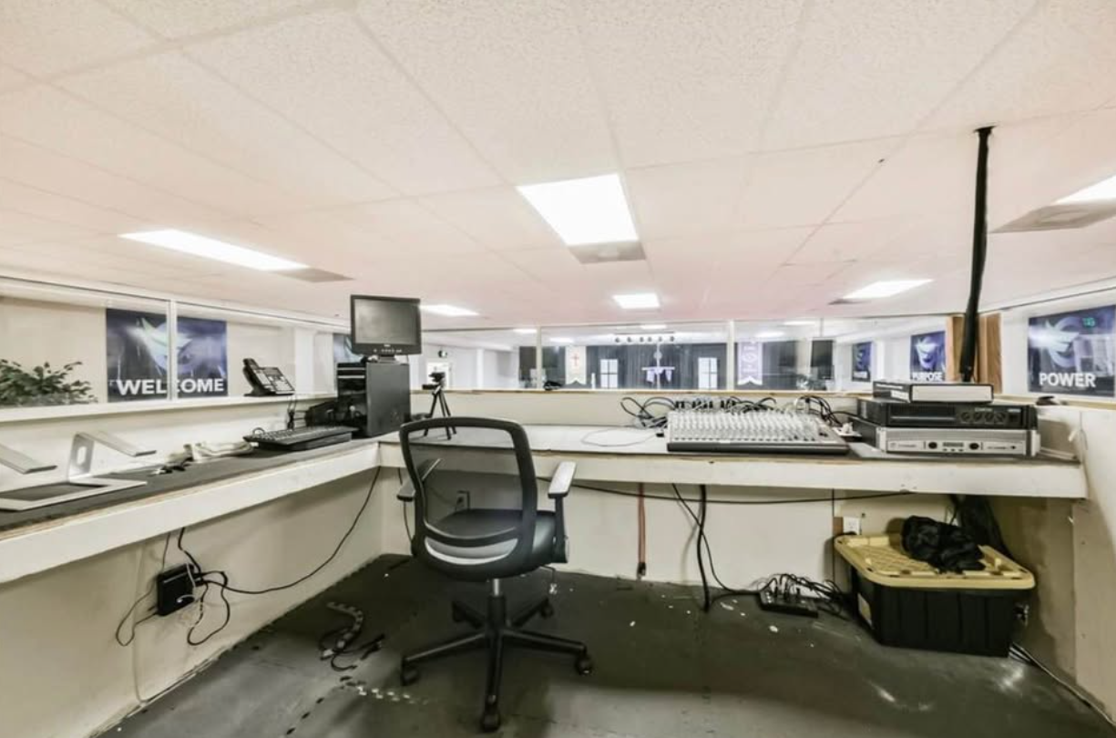Well located commercial property in the heart of La Porte - Commercial in Houston - Image 4 of 5